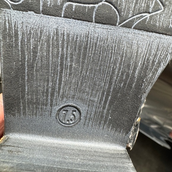 Chinese Laundry‎ Ankle Boots Women 7.5 Western Buckle Accent Distressed - Picture 9 of 11